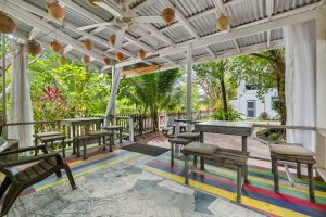 FEATHERS Guesthouse – on 4 Parcels – Great OPPORTUNITY with Financing