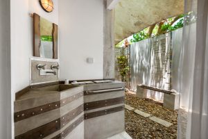 FEATHERS Guesthouse – on 4 Parcels – Great OPPORTUNITY with Financing