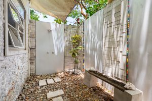 FEATHERS Guesthouse – on 4 Parcels – Great OPPORTUNITY with Financing