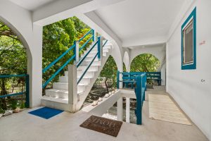 FEATHERS Guesthouse – on 4 Parcels – Great OPPORTUNITY with Financing