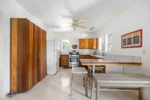 FEATHERS Guesthouse – on 4 Parcels – Great OPPORTUNITY with Financing
