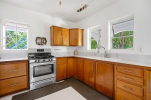 FEATHERS Guesthouse – on 4 Parcels – Great OPPORTUNITY with Financing