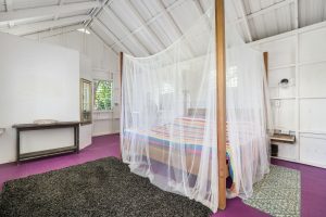 FEATHERS Guesthouse – on 4 Parcels – Great OPPORTUNITY with Financing