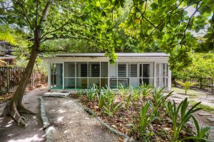 FEATHERS Guesthouse – on 4 Parcels – Great OPPORTUNITY with Financing