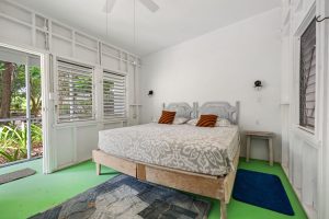 FEATHERS Guesthouse – on 4 Parcels – Great OPPORTUNITY with Financing