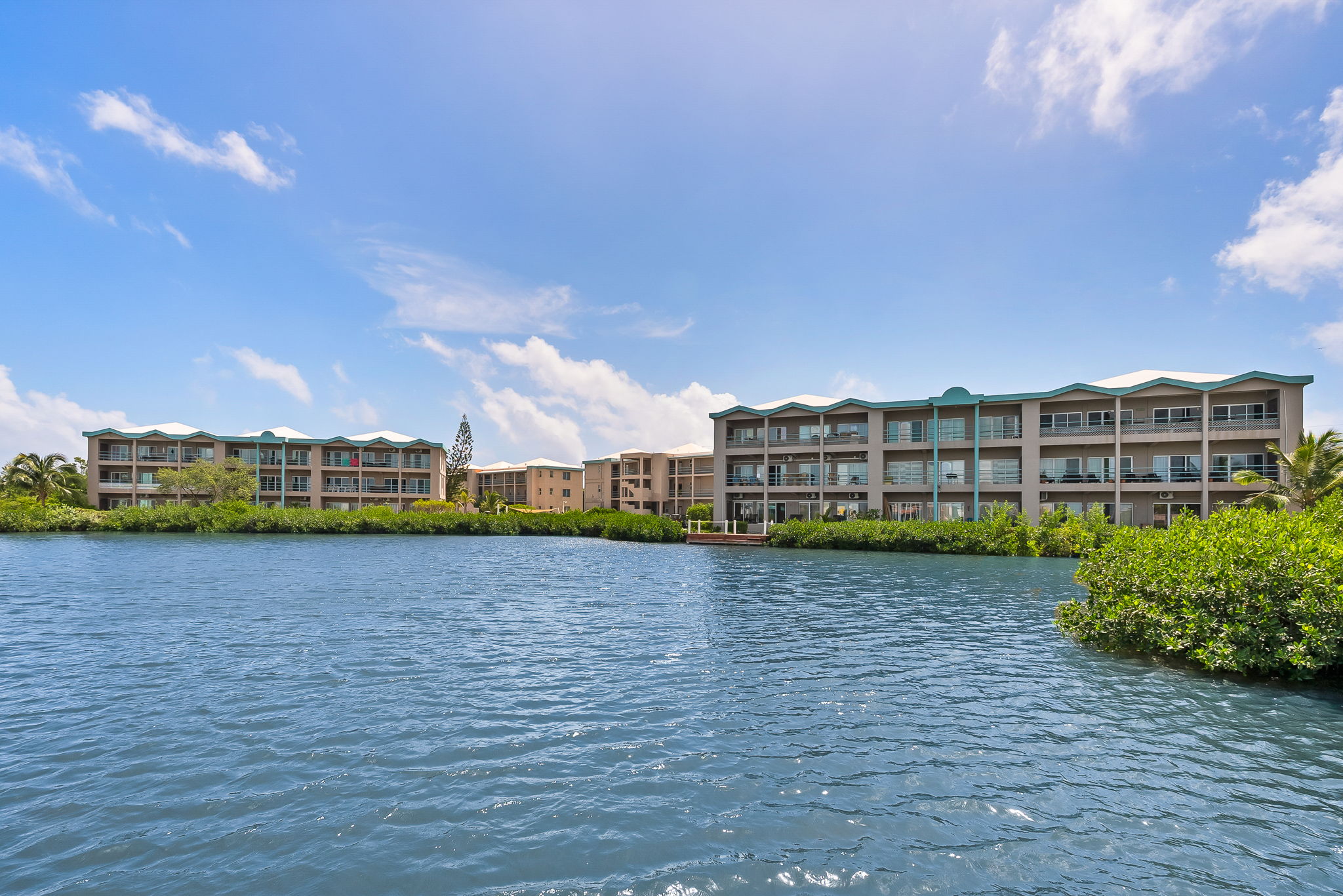 Waterfront Condo 2B2B +1200 Sq Ft $319,000