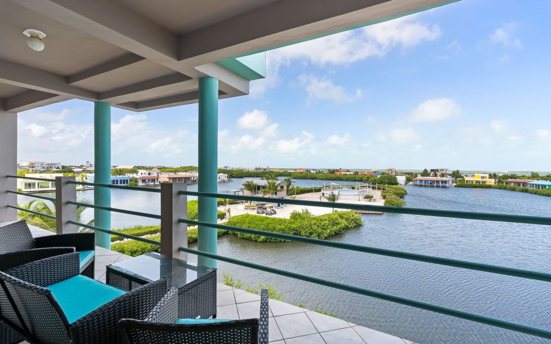 Waterfront Condo 1B1B UNDER CONTRACT !