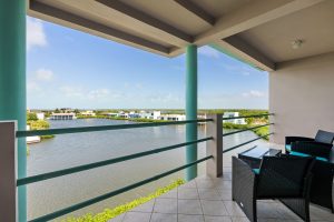 Waterfront Condo 1B1B UNDER CONTRACT !