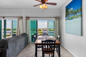 Waterfront Condo 1B1B UNDER CONTRACT !
