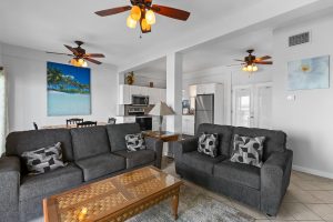 Waterfront Condo 1B1B UNDER CONTRACT !