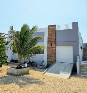 RENT ME ! 3Bed 2.5 Bath NEW Water Front Villa +501.610.2731 WhatsApp