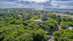 FEATHERS Guesthouse – on 4 Parcels – Great OPPORTUNITY with Financing $1,700,000