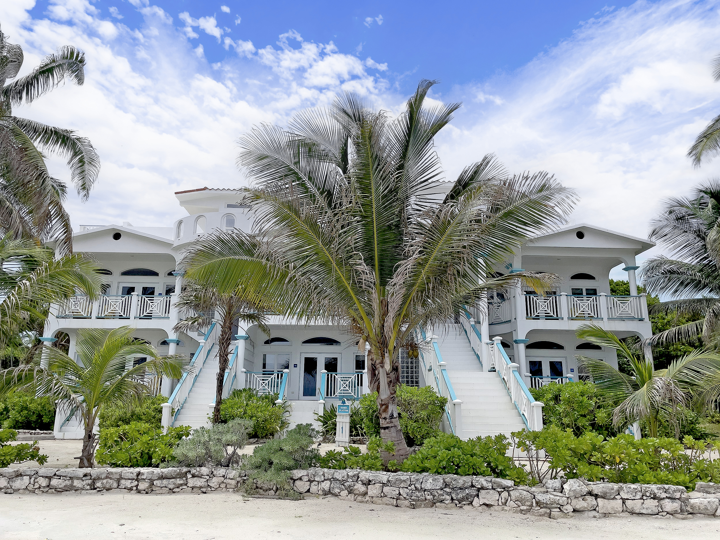 102 – 2 Bed Oceanfront – REEF HAVEN  Beach Resort Belize Condo