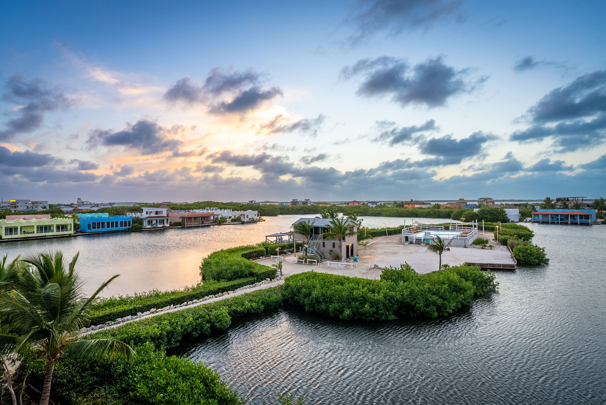 RENT: Waterfront Condo 2B 2B Pool