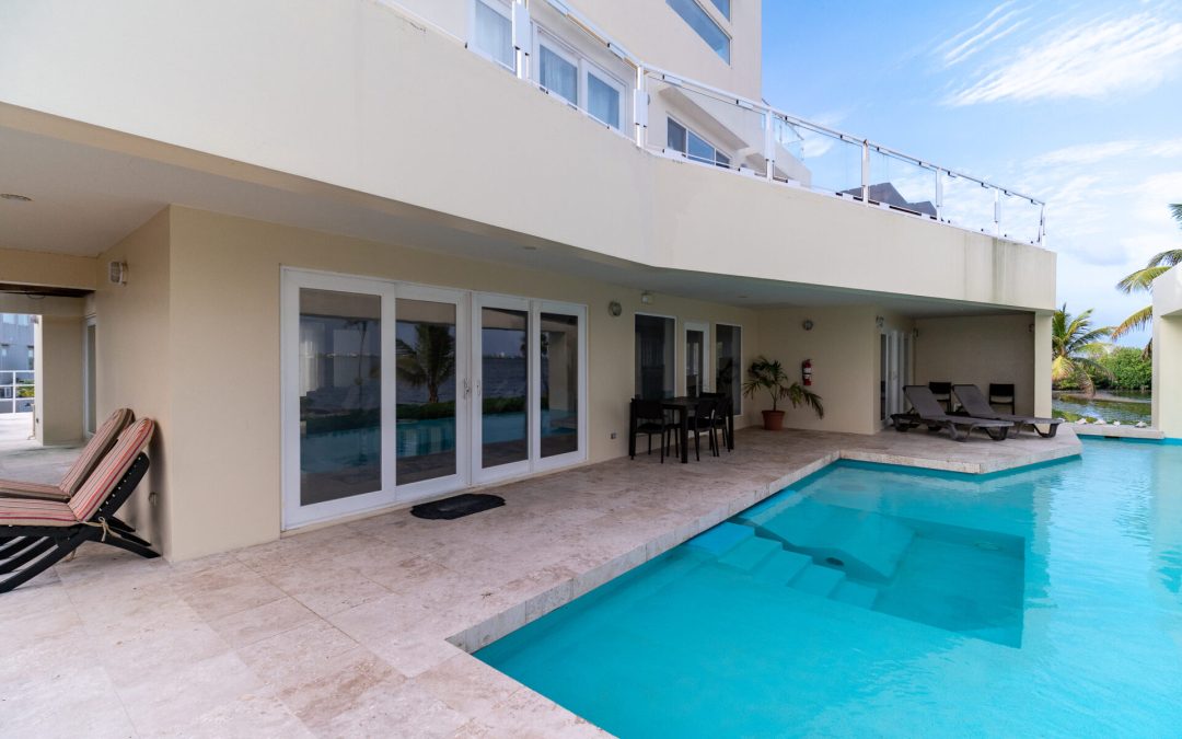 4 Bedroom Luxury Beachfront Villa – Great Investment Opportunity!