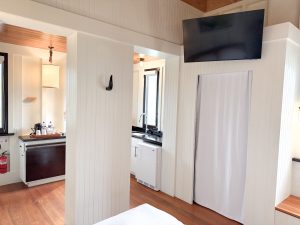 Mahogany Bay Village – Canalfront Keeping Suites