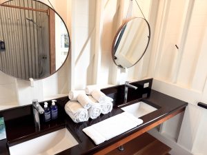 Mahogany Bay Village – Canalfront Keeping Suites
