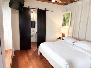 Mahogany Bay Village – Canalfront Keeping Suites