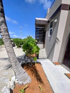 Beautifully Renovated 3-Bedroom Waterfront Home Minutes from San Pedro!
