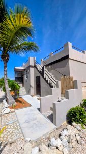 Beautifully Renovated 3-Bedroom Waterfront Home Minutes from San Pedro!