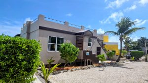 Beautifully Renovated 3-Bedroom Waterfront Home Minutes from San Pedro!