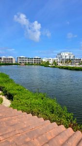 Beautifully Renovated 3-Bedroom Waterfront Home Minutes from San Pedro!